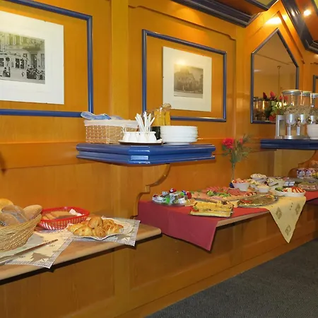 Am Schloss 108 Шверін